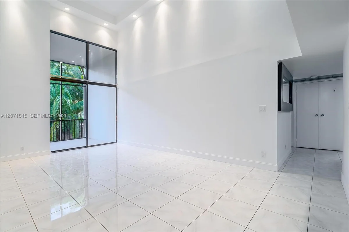 20347 W Country Club Dr #TH15, Aventura: photo 1 of 23