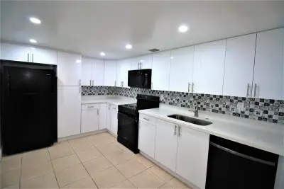 7000 NW 186th St #4-217, Hialeah: photo 1 of 12