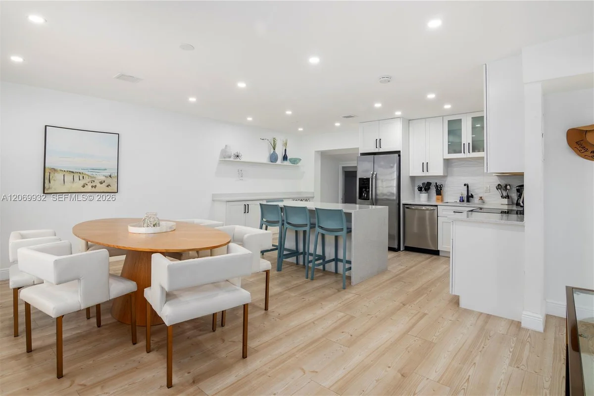 1527 Fletcher St, Hollywood: photo 1 of 55