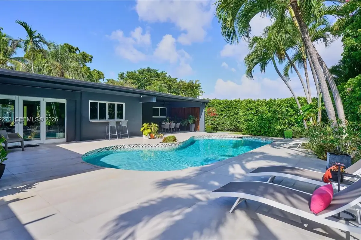 2155 NE 191st Dr, North Miami Beach: photo 1 of 51