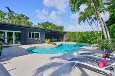 2155 NE 191st Dr, North Miami Beach: photo 1 of 51