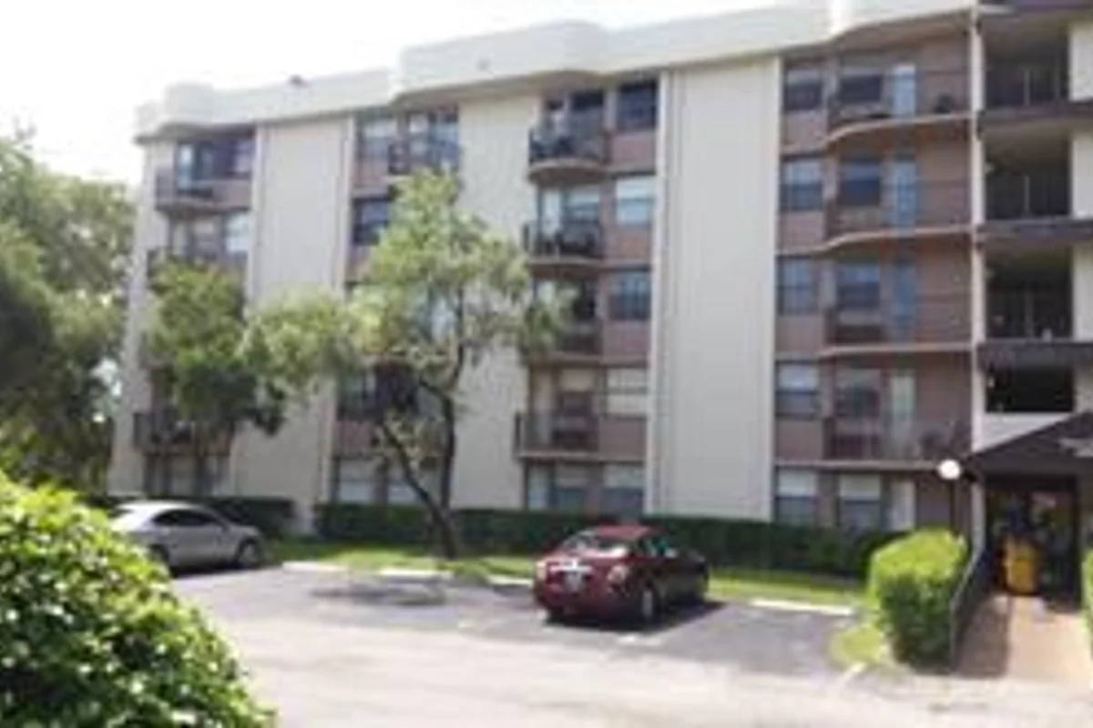 2701 Riverside Dr #105-B, Coral Springs: photo 1 of 18