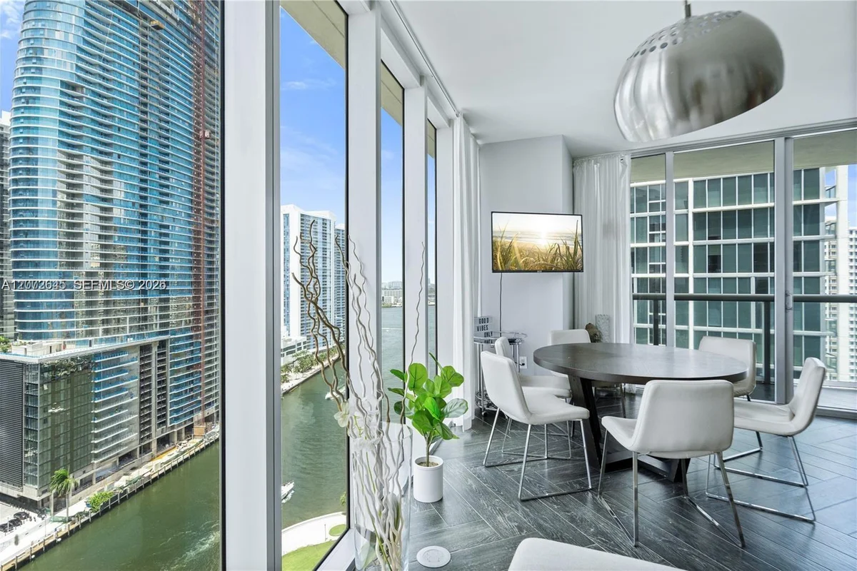 485 Brickell Ave #2302, Miami: photo 1 of 13