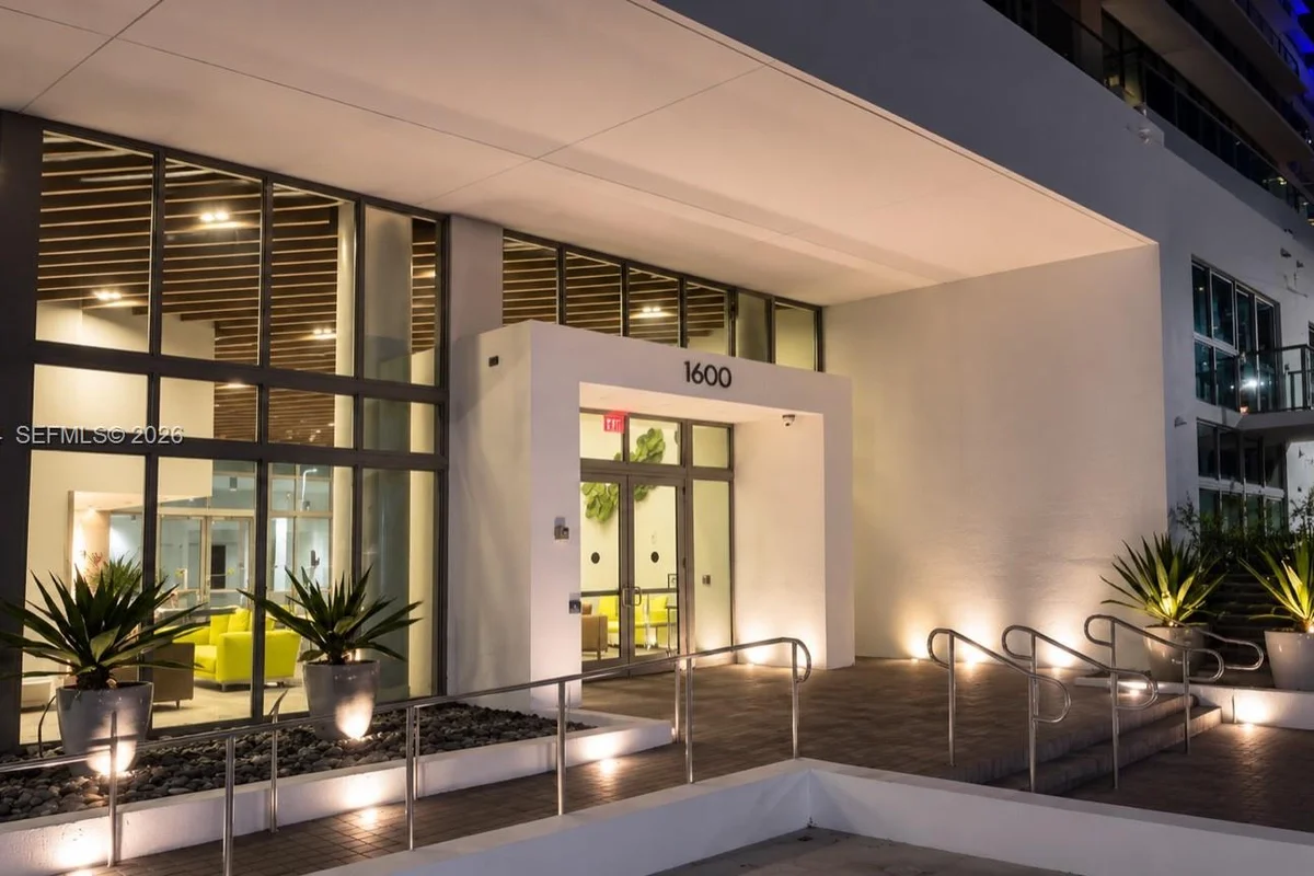 1600 SW 1st Ave #303, Miami: photo 1 of 14