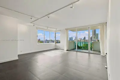 1200 West Ave #815, Miami Beach: photo 1 of 24