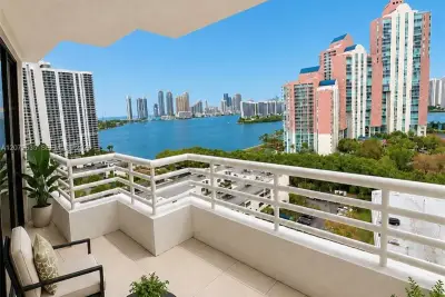 3300 NE 192nd St #1713, Aventura: photo 1 of 16