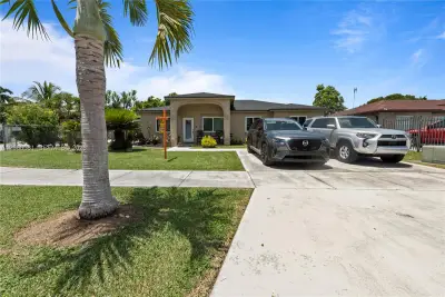 29730 SW 142nd Pl, Homestead: photo 1 of 31