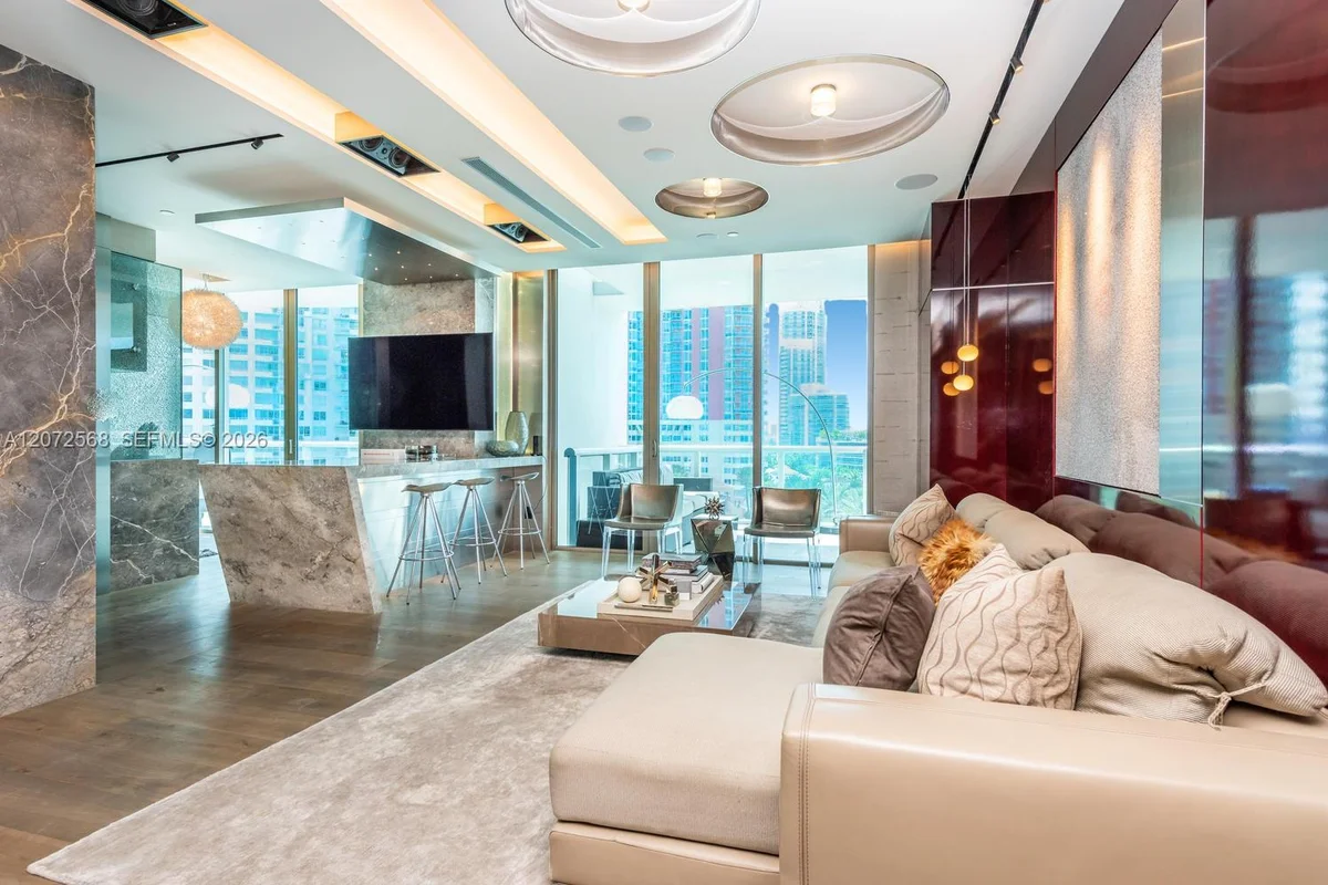 50 S Pointe Dr #905, Miami Beach: photo 1 of 38