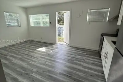 741 NW 4th St #1-3, Hallandale Beach: photo 1 of 8