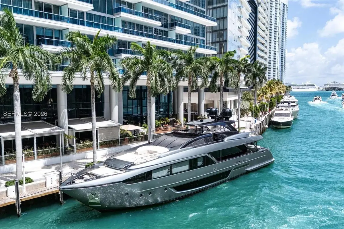 200 Biscayne Boulevard Way #3311, Miami: photo 1 of 36