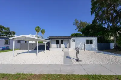 5731 SW 62nd Ter, Miami: photo 1 of 21