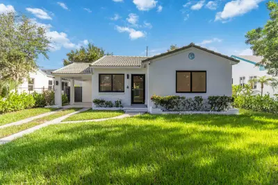 431 52nd St, West Palm Beach: photo 1 of 37