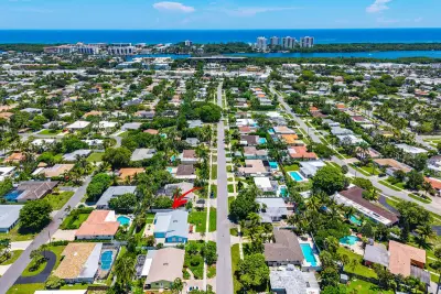 333 NE 24th St, Boca Raton: photo 1 of 59