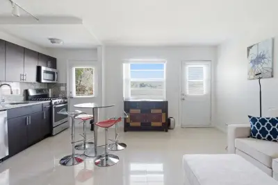 525 Meridian Ave #305, Miami Beach: photo 1 of 14