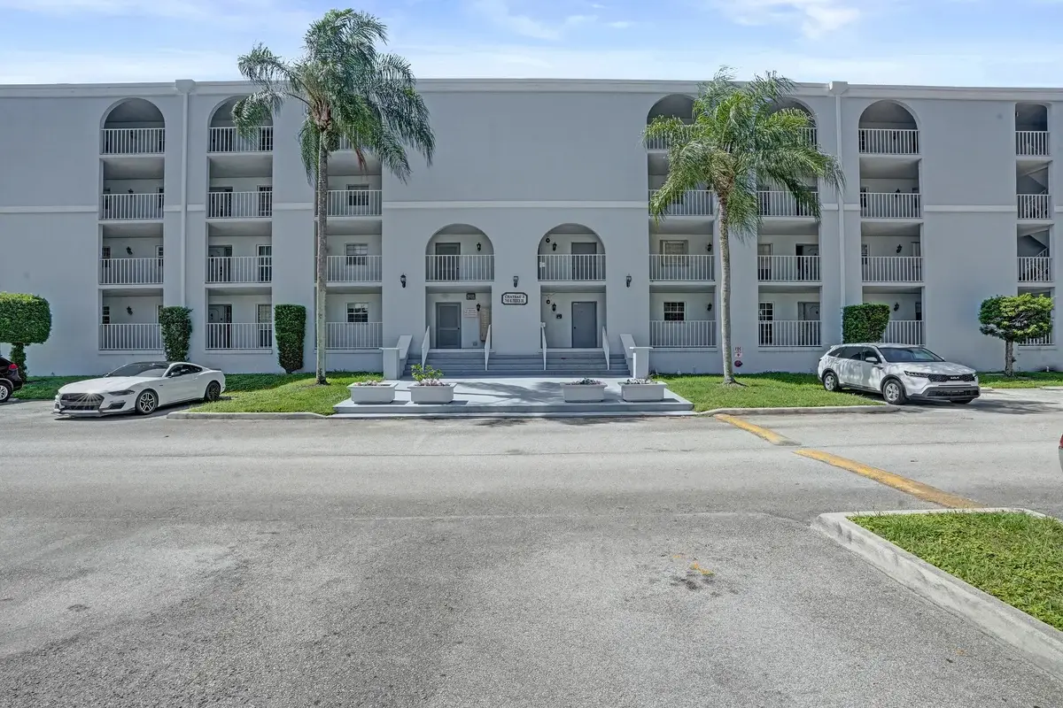 7980 N French Dr #3-202, Pembroke Pines: photo 1 of 35