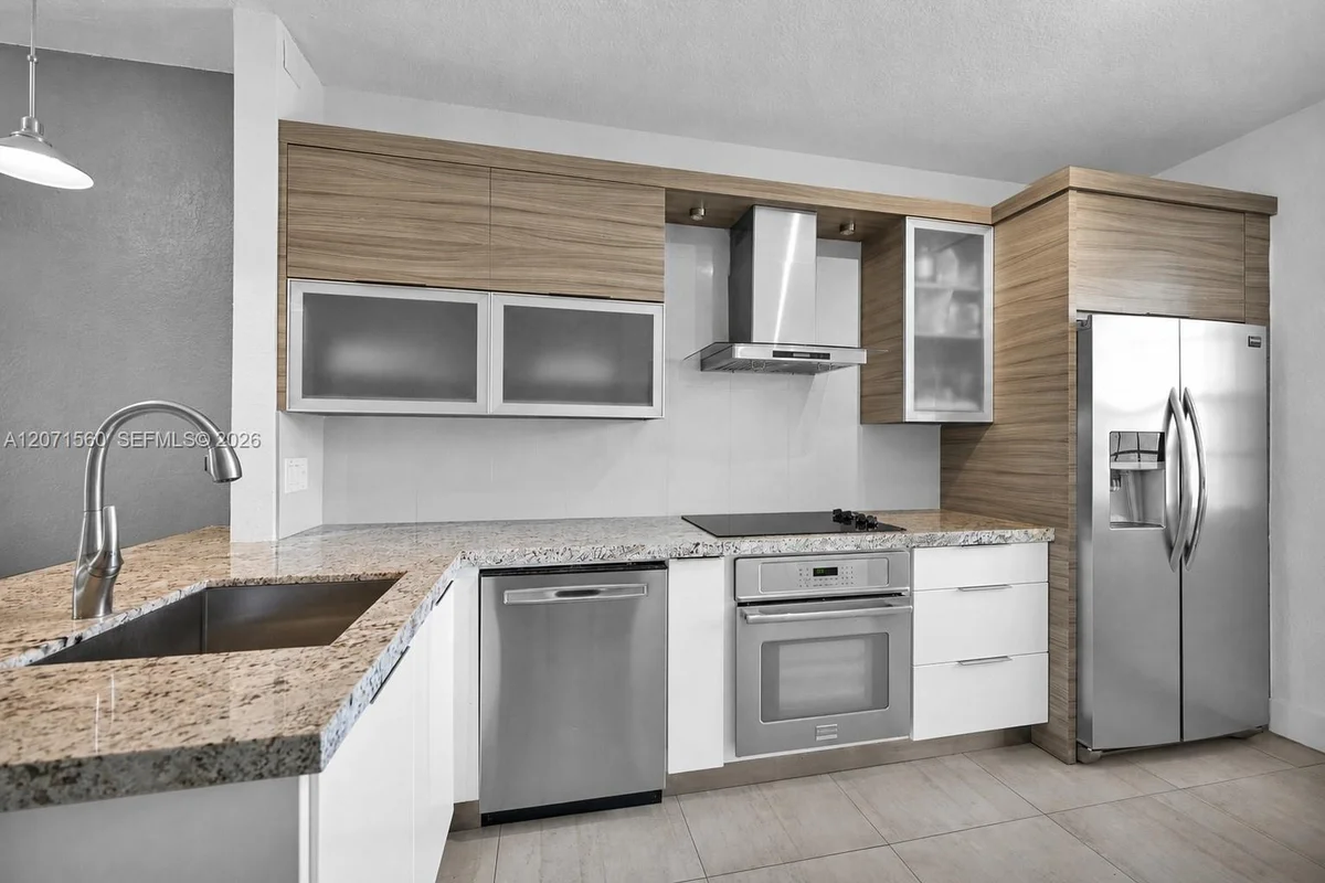 5670 NW 116th Ave #222, Doral: photo 1 of 47