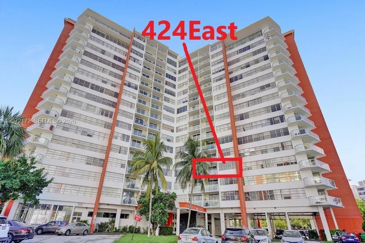 1351 NE Miami Gardens Dr #424E, Miami: photo 1 of 17