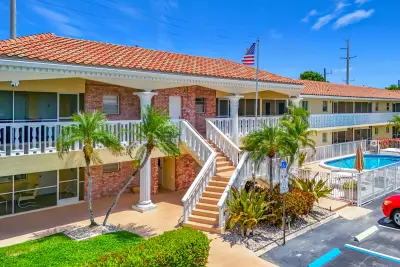 2121 NE 68th St #109, Fort Lauderdale: photo 1 of 34