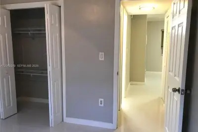 1800 NW 19th St #2, Miami: photo 1 of 13