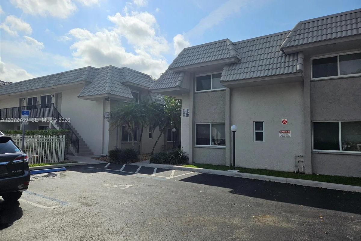 3273 NW 102nd Ter, Coral Springs: photo 1 of 17