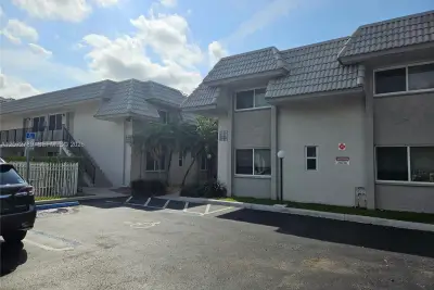 3273 NW 102nd Ter, Coral Springs: photo 1 of 17
