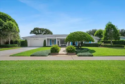 1000 Country Club Dr, North Palm Beach: photo 1 of 59