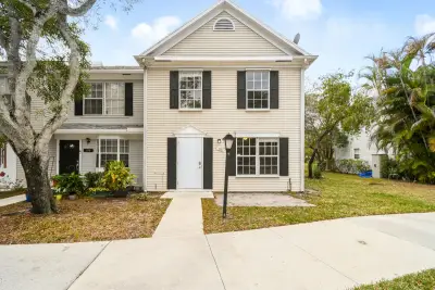 110 Old English Ct, Jupiter: photo 1 of 38