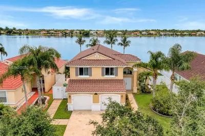 19156 NW 24th Ct, Pembroke Pines: photo 1 of 61