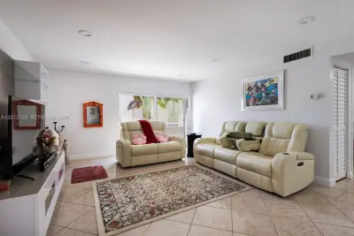 7757 SW 86th St #C-218, Miami: photo 1 of 16