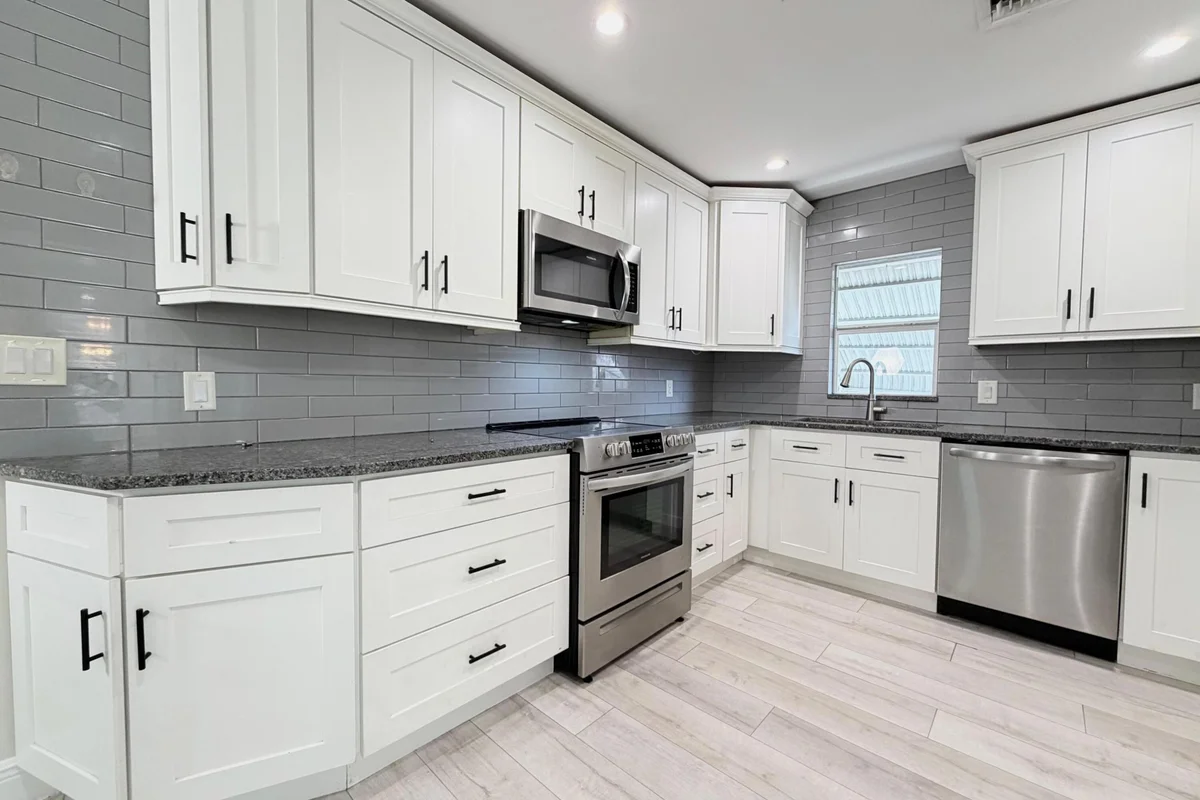 528 N J St, Lake Worth Beach: photo 1 of 19