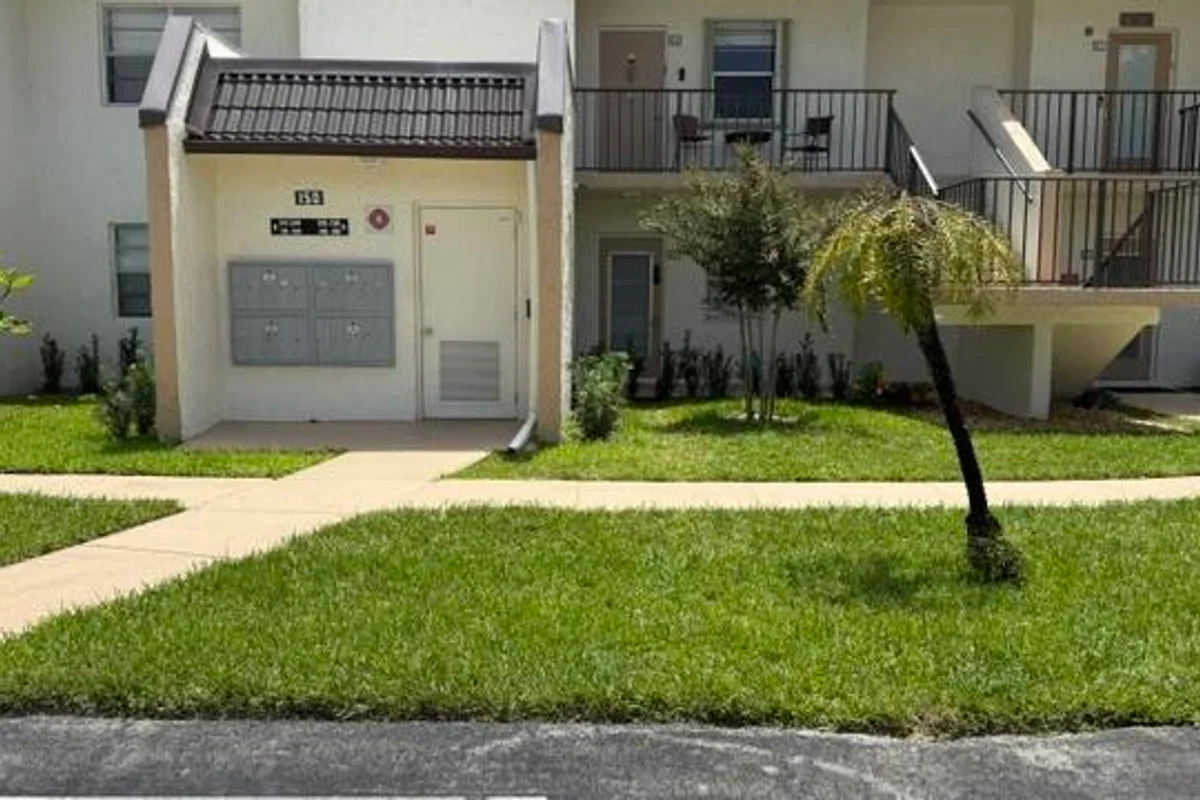 150 Lake Meryl Dr #145, West Palm Beach: photo 1 of 37