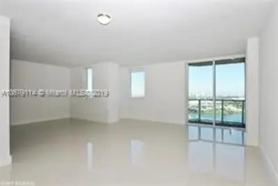 244 Biscayne Blvd #1102, Miami: photo 1 of 3