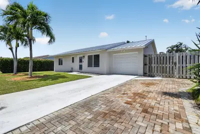 4573 Carthage Cir, Lake Worth: photo 1 of 35