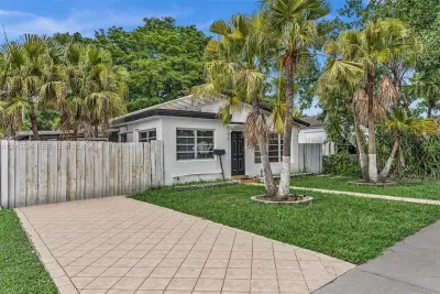 1943 Rodman St, Hollywood: photo 1 of 84