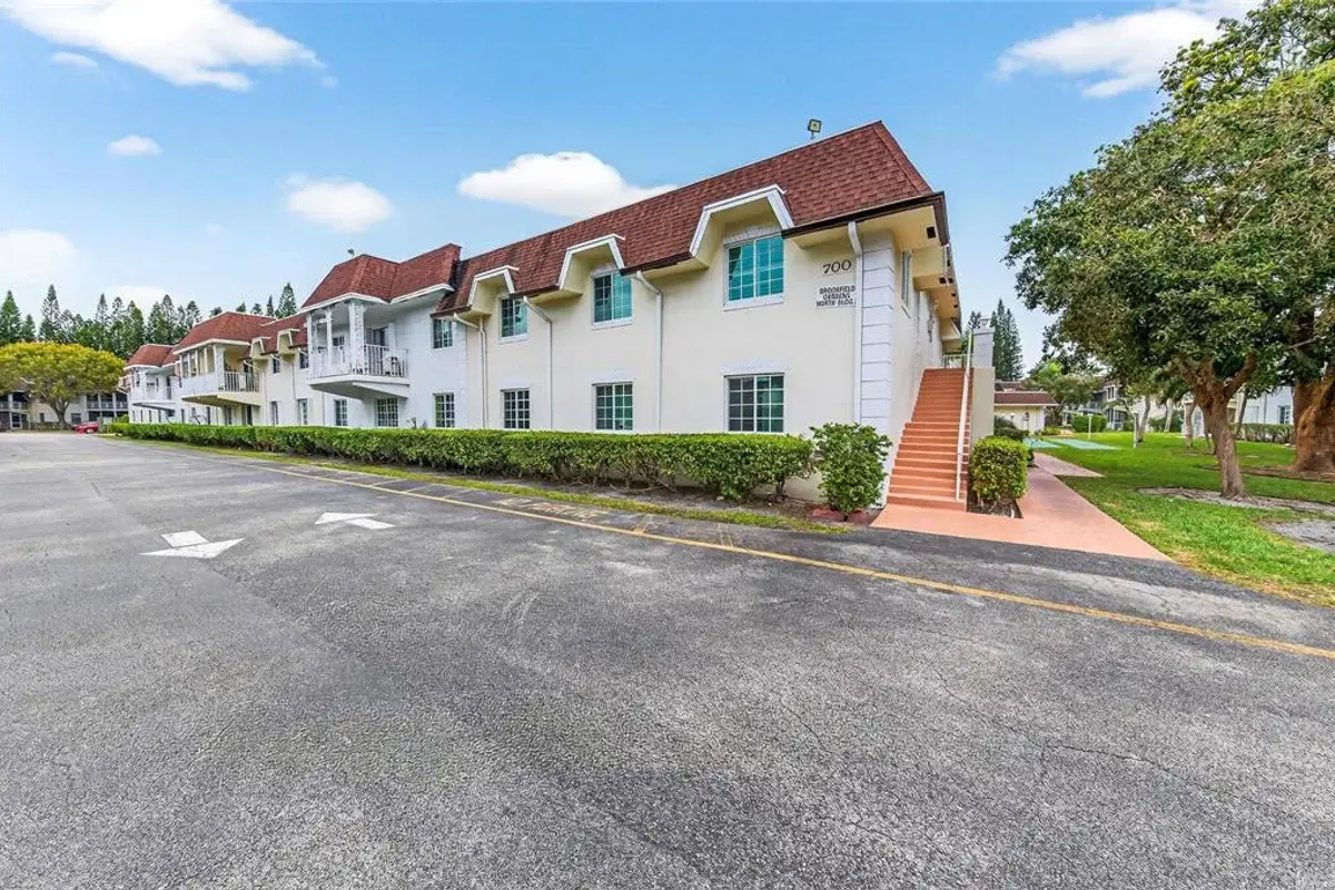 700 SE 2nd Ave #317, Deerfield Beach: photo 1 of 49