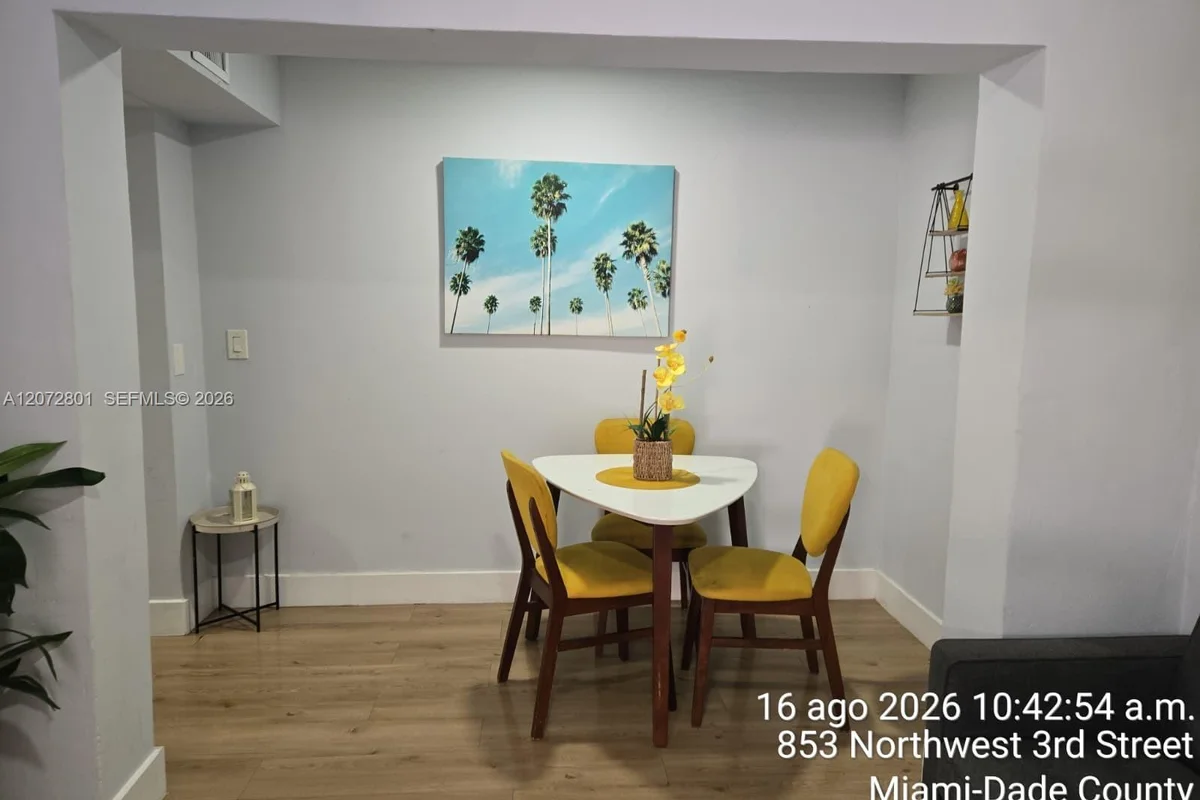 845 NW 3rd St #B, Miami: photo 1 of 8