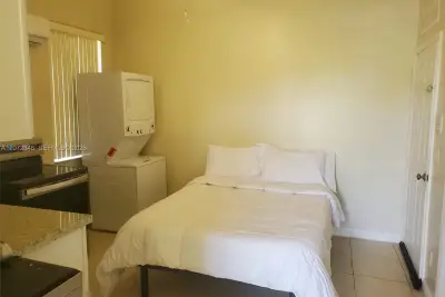 14093 SW 53rd St, Miramar: photo 1 of 7