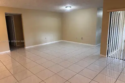 8810 SW 123rd Ct #M110, Miami: photo 1 of 12
