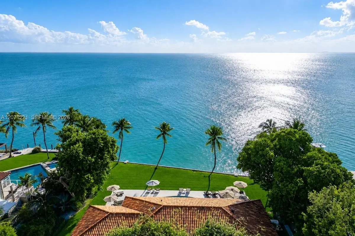 520 S Mashta Dr, Key Biscayne: photo 1 of 38