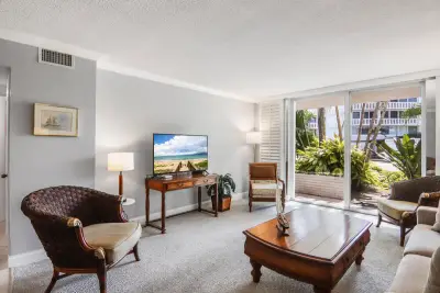 139 Sunrise Ave #101, Palm Beach: photo 1 of 37