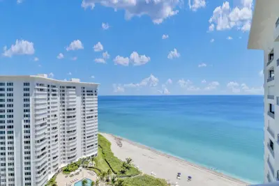 550 S Ocean Blvd #2105, Boca Raton: photo 1 of 52