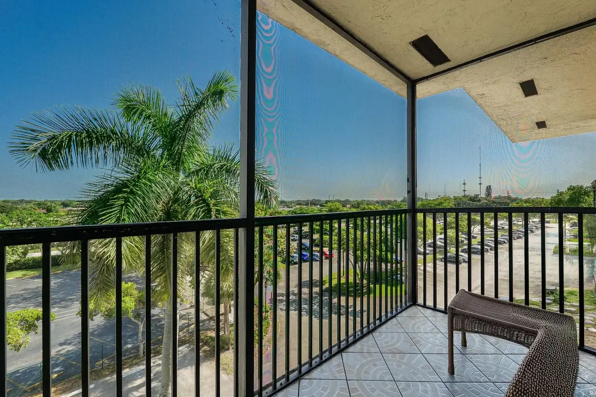 5570 NW 44th St #509A, Lauderhill: photo 1 of 31