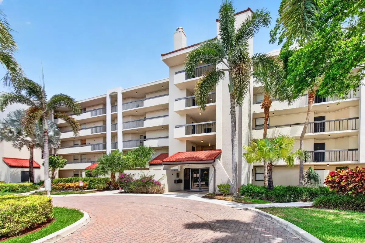825 Egret Cir #504, Delray Beach: photo 1 of 35