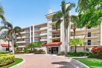 825 Egret Cir #504, Delray Beach: photo 1 of 35