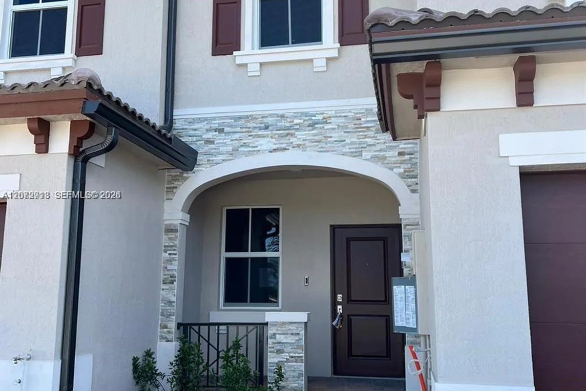 12663 NW 24th Ave, Miami: photo 1 of 9