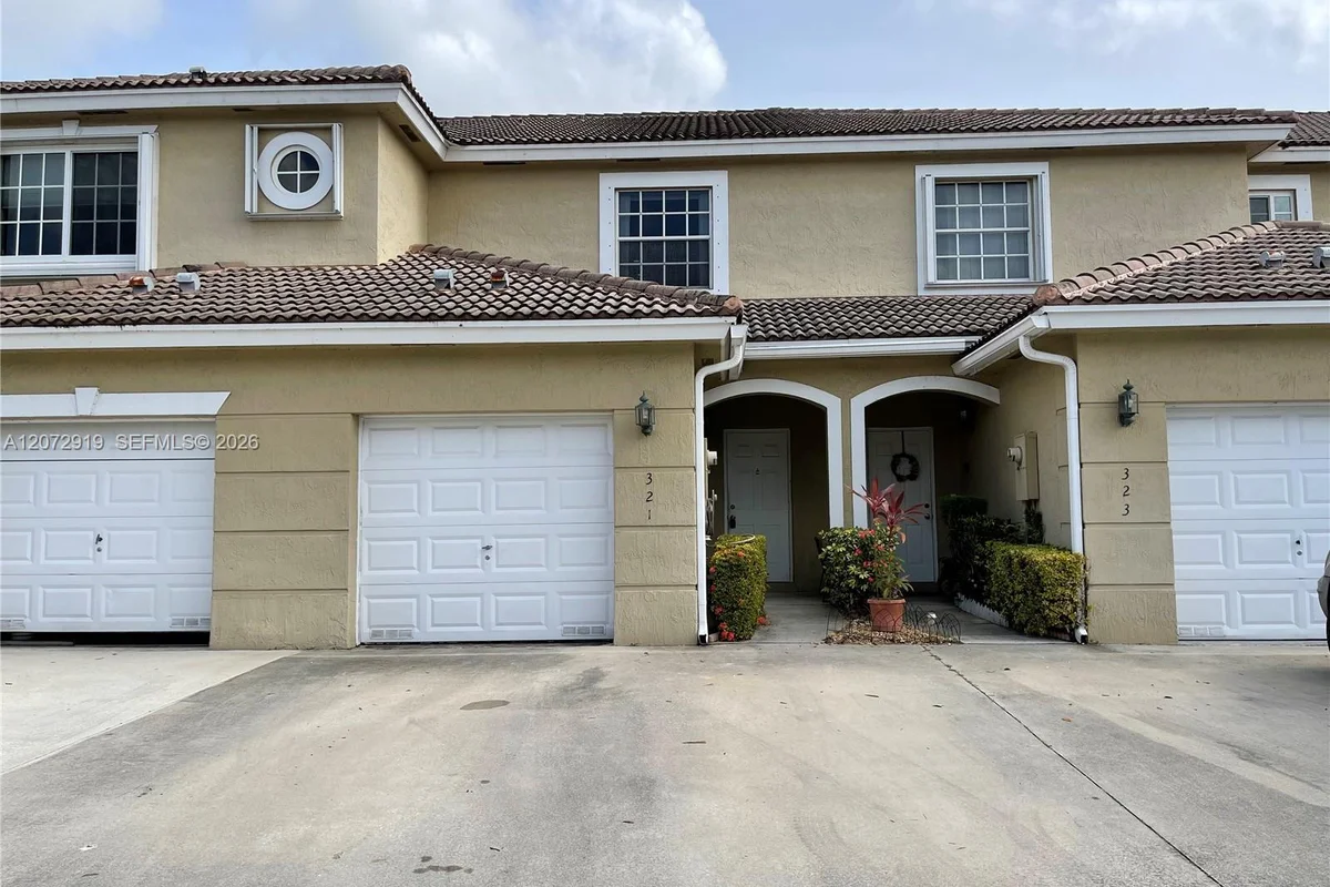 321 SW 120th Ave, Pembroke Pines: photo 1 of 14