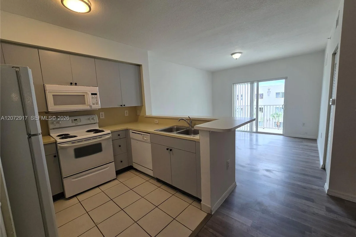 11060 SW 196th St #413, Cutler Bay: photo 1 of 19
