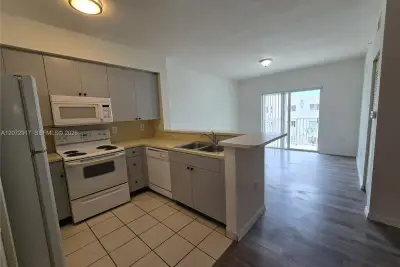 11060 SW 196th St #413, Cutler Bay: photo 1 of 19