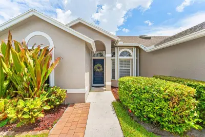 12842 Meadowbend Dr, Wellington: photo 1 of 43