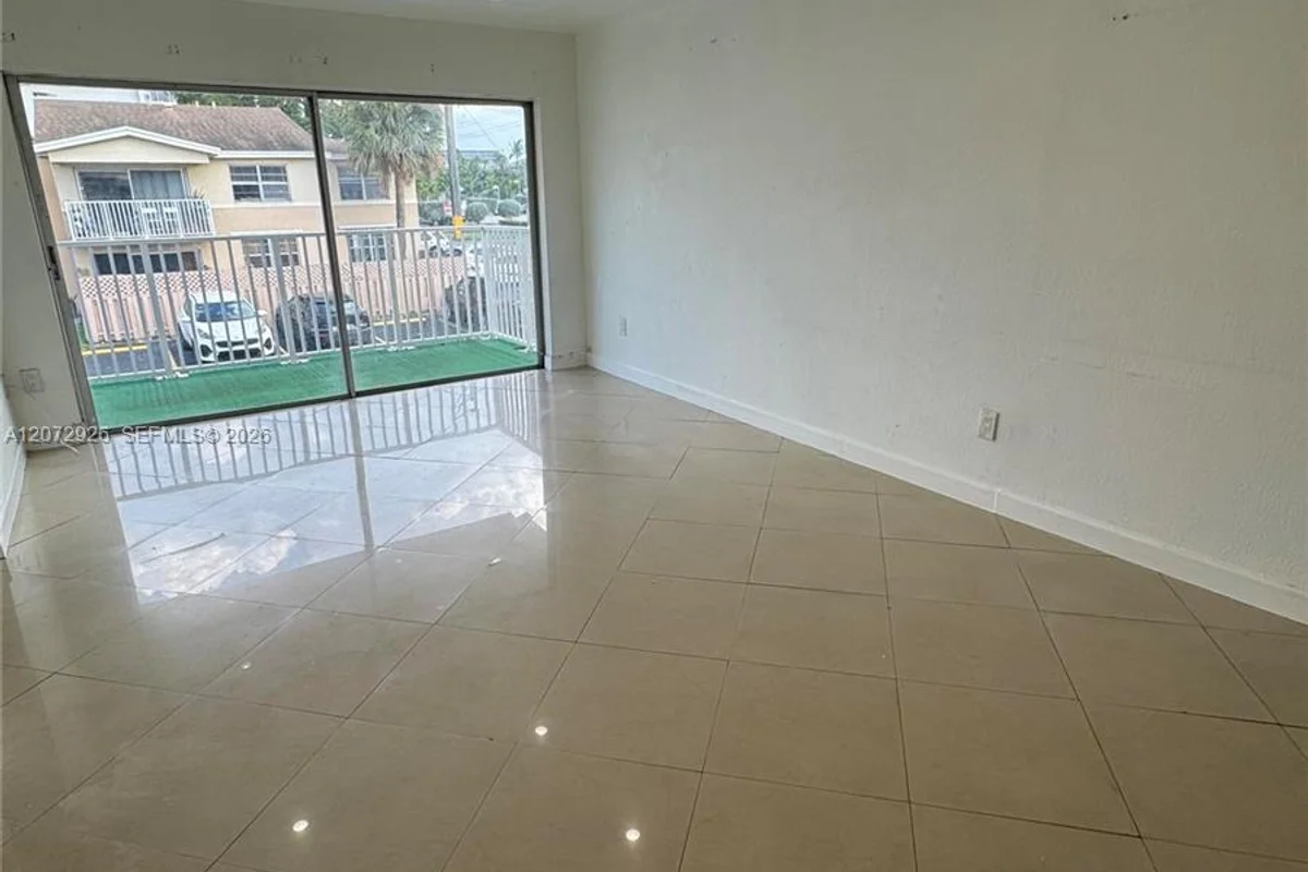 4530 NW 79th Ave #2D, Doral: photo 1 of 8